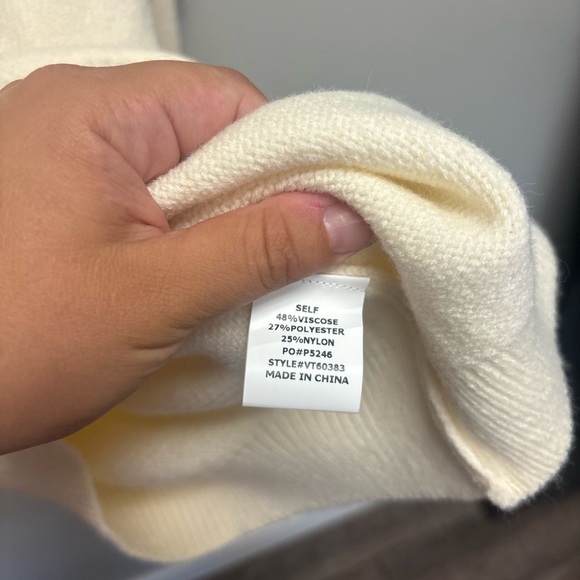 Vine‎ & Love Fringe Sleeve White Sweater - Picture 4 of 5